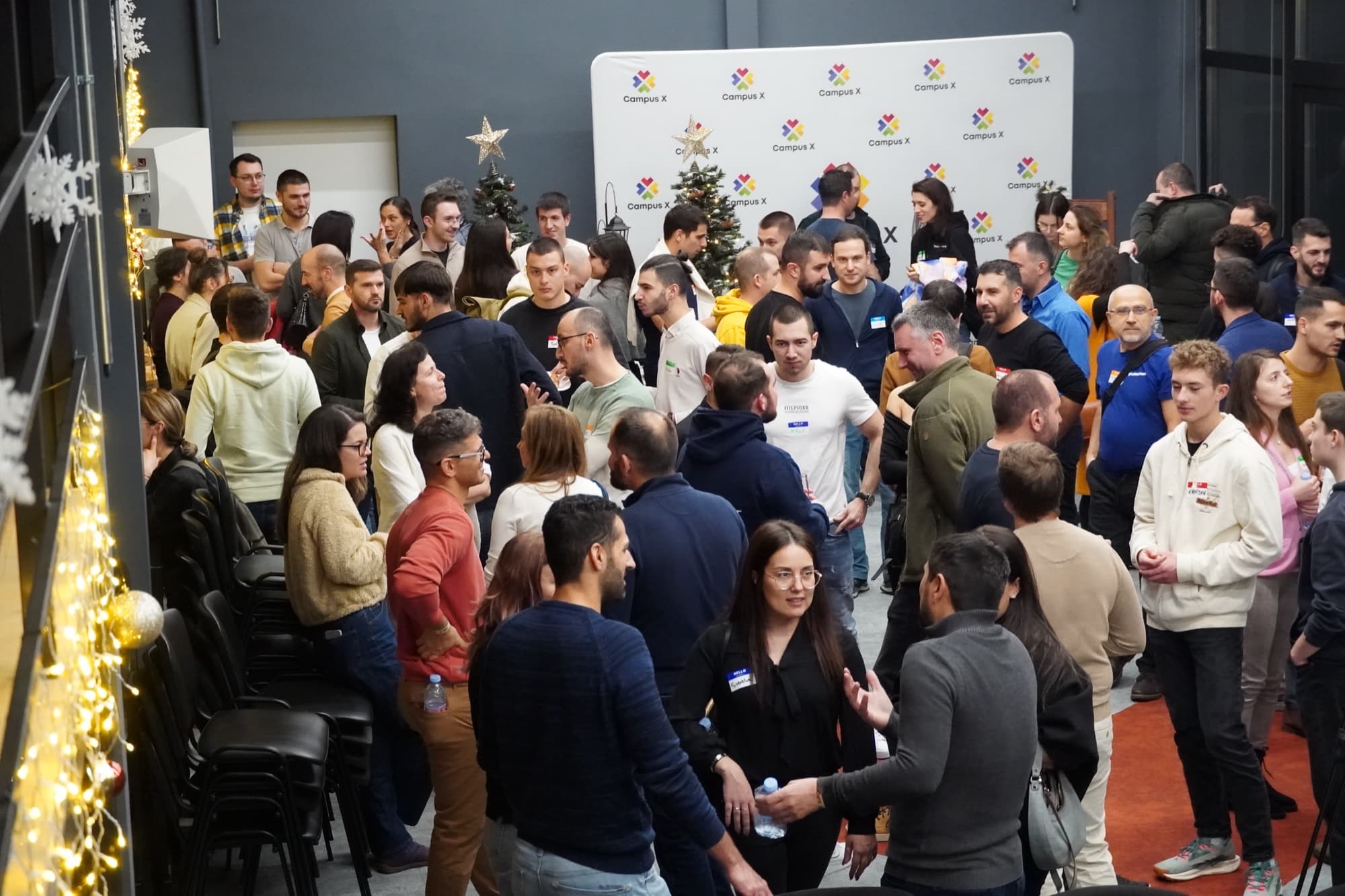 People talking between talks